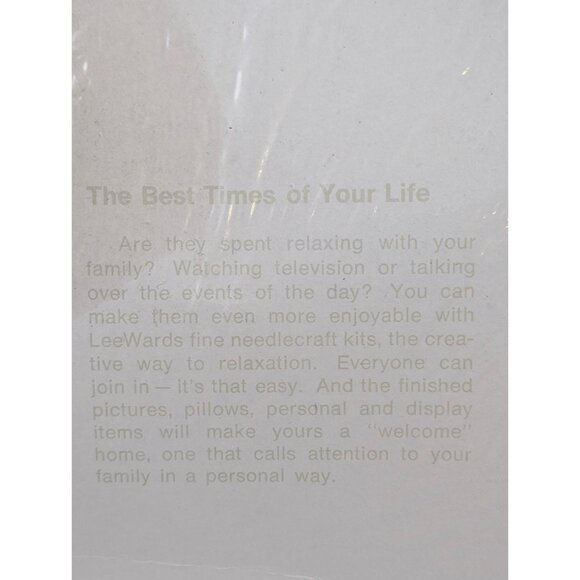 Vintage Leewards Victorian Bouquet 17" Crewel Pillow Kit 35-05278 Sealed NOS - Picture 4 of 4